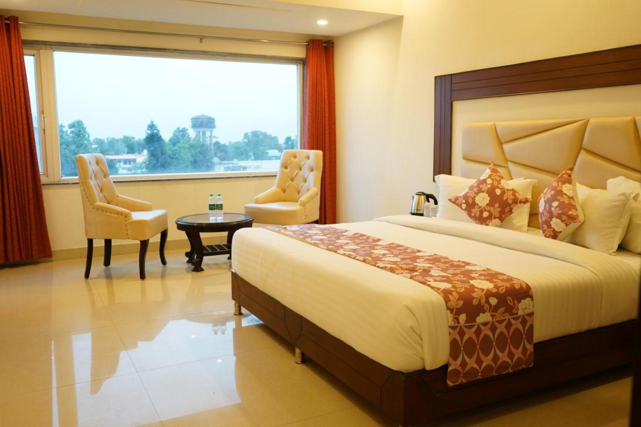 Hotel Doon'S Pride 德拉敦 外观 照片